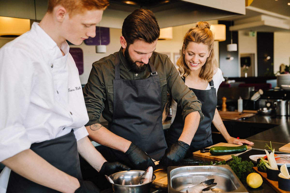 Beste Arbeitgeber: Laut einer aktuellen Umfrage des <a href="/sternde/">stern</a> gehören die Hotels der Marke Best Western Hotels &amp; Resorts wieder zu „Deutschlands besten Arbeitgebern“. 👍 

Weitere Infos in unserer Pressemitteilung: bestwestern.de/pressemeldung_… 

#hotellerie #teamspirit #ranking