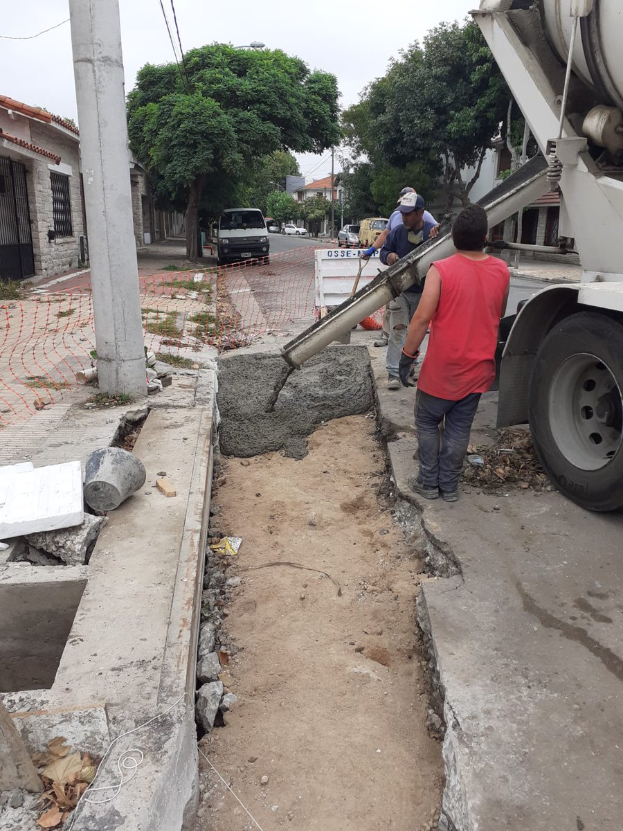 PRENSAOSSE's tweet photo. 🔰#LPerla #NPompeya #PLuro
Continúan en estos barrios las intervenciones orientadas a remodelar y potenciar la operatividad de sumideros existentes.
Trabajos en ⬇️
👉 Avenida Libertad 3202 ✔️
👉 20 de Septiembre 101 ✔️
👉 Liniers 202 ✔️ https://t.co/lizBZxxB0A