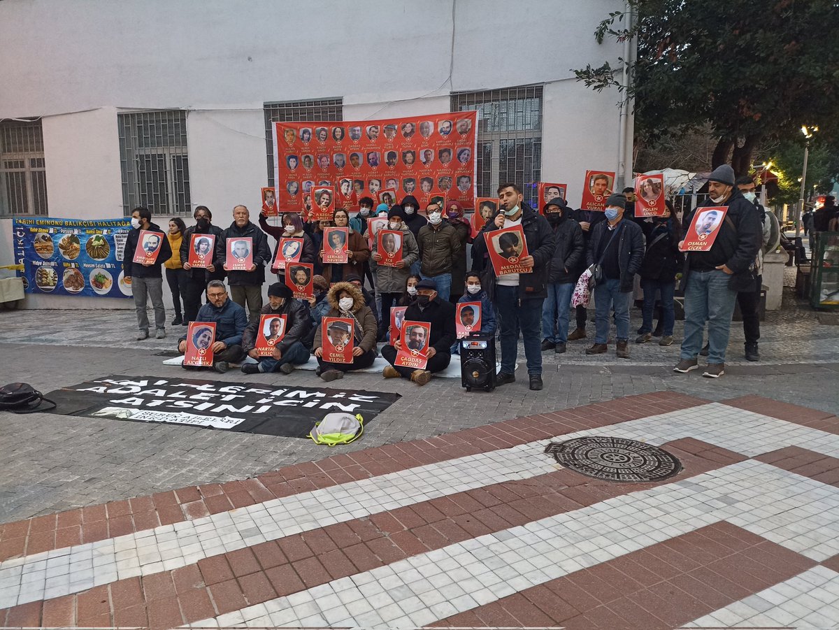 İstanbul |
78. ayında aynı kararlılıkla Halitağa'dayız. 33ler bugün her kavgada en önde yürüyor, bizimle birlikte mücadele ediyor. Onların mücadelesini yarım bırakmayacağız.

Suruç için adalet, herkes için adalet!