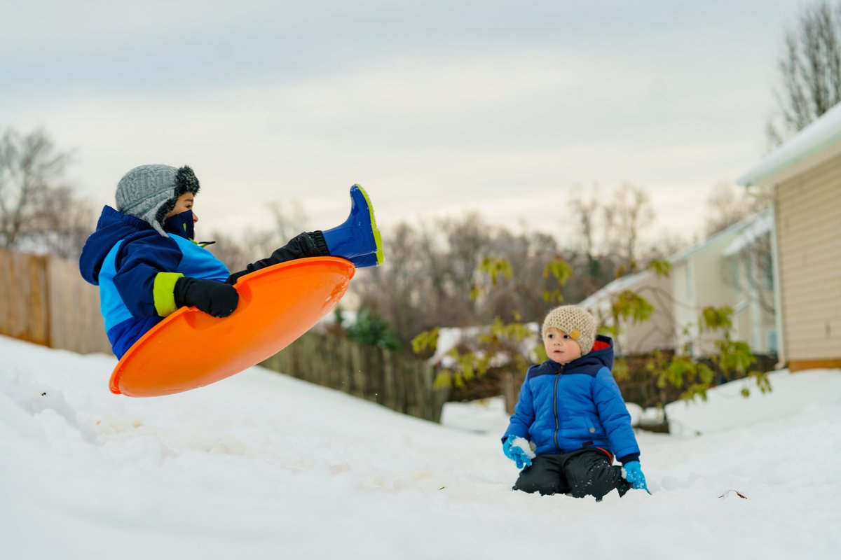 Looking to brush-up on your outdoor risky play knowledge? Check out this list of 2022 risky play webinars featuring our very own <a href="/mbrussoni/">Dr. Mariana Brussoni</a>!
outdoorplaycanada.ca/2022/01/20/202…