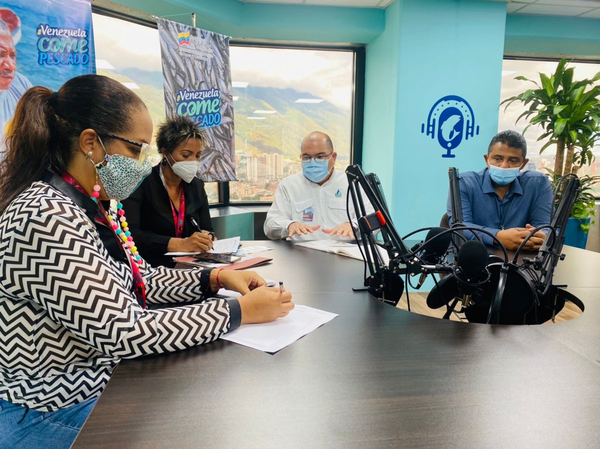 3/4 También, quedó establecido un plan de seguimiento en el cual Minpesca y ARBOL comenzarán a trabajar en conjunto para garantizar la formación académica del sector pesquero y acuícola así como también sus familiares y los trabajadores del ministerio.