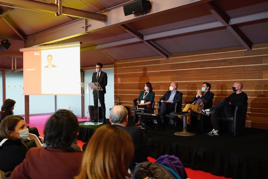 filmparisregion's tweet photo. #PIPF22
@jeremy_redler, président de Film Paris Region, a inauguré la 12ème édition du Paris Images Production Forum, lors de la conférence "Les nouveaux studios en Région @iledefrance"
@FloPortelli @AL_Mesadieu @ADublanche @RemiBergues @_parisimages https://t.co/wB7lAg1V1a