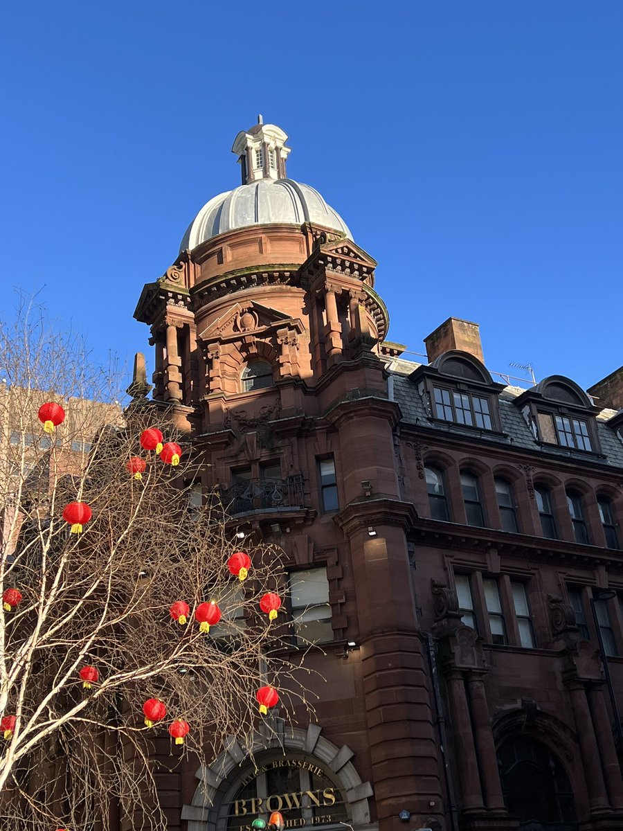 lijamort's tweet photo. What a glorious day to be at court in Manchester #lunchtimestroll https://t.co/XjYbORnKRe