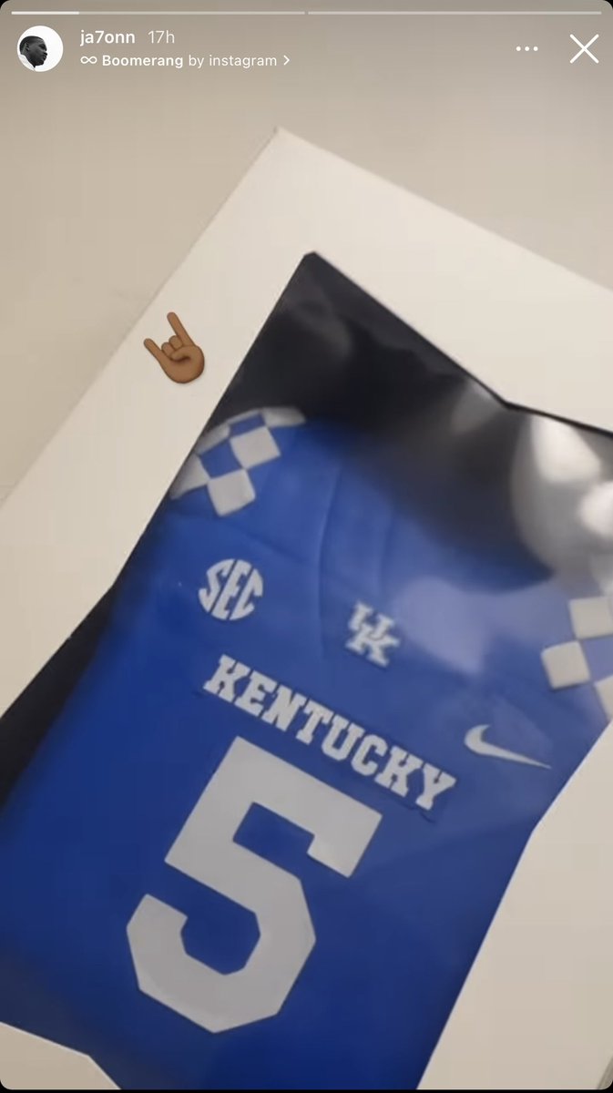 BrettGreenberg_'s tweet photo. Former @AlabamaFTBL receiver Javon Baker, who entered his name in the transfer portal following the #CFBFinal loss, is in Lexington, KY. 

📸 @javondbaker7 https://t.co/74Q2W9HbhR