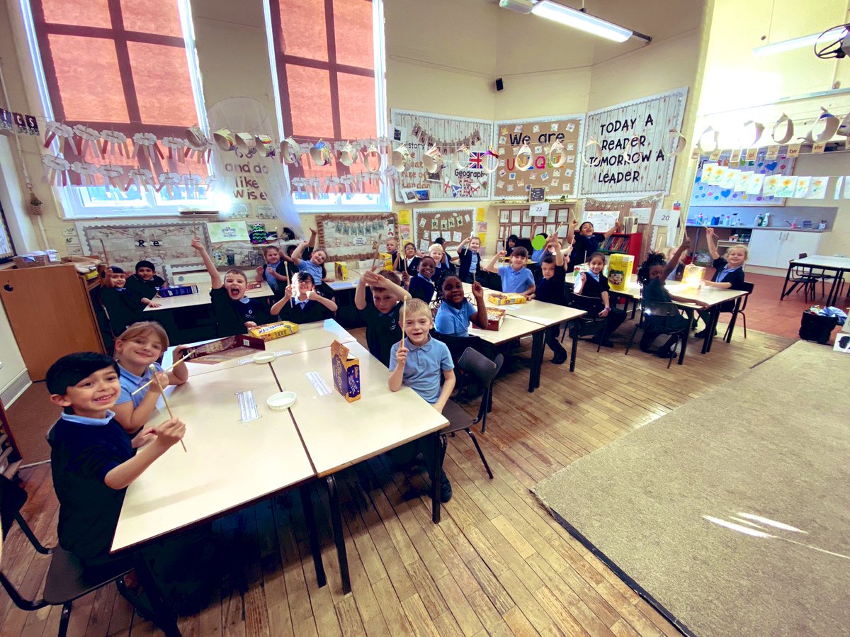 MissLadva's tweet photo. Our 1666 houses in DT are in full swing! Wooo thank you for your cereal box donations 👩‍🎨 🧑‍🎨 🎨 🔥 🏠 #GreatFireOfLondon #DT https://t.co/fCCMA2SOSW