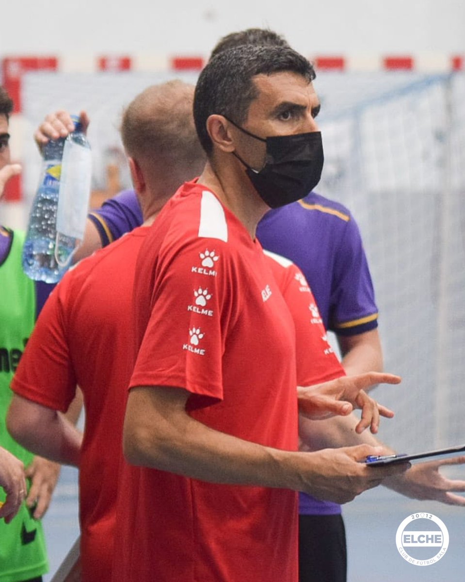 🎂💚 ¡Hoy cumple años uno de los nuestros!

¡Desde el #ElcheCFSala deseamos un feliz cumpleaños a nuestro técnico Fernando Bordonado! 🙌🥳