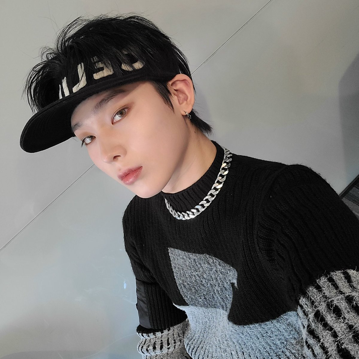 Y_ARTden's tweet photo. @ENHYPEN_members Since new year started he really became a man 😭🤧 *sobs* https://t.co/0UIVXmmTgk