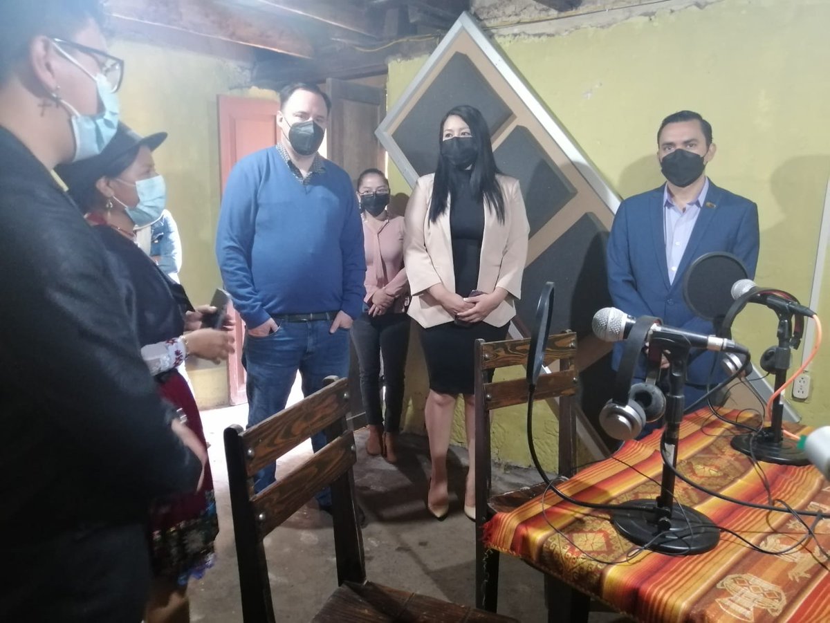 CN_Igualdad's tweet photo. .@CREAJUVEN plantea al secretario del #CNII, la propuesta de producción de programas radiales rurales con cabinas móviles, a través del empoderamiento de los grupos generacionales, en marco de sus acciones. Proponen además, la firma de convenios de cooperación.

#JuntosLoLogramos https://t.co/dP5y7wv9c2