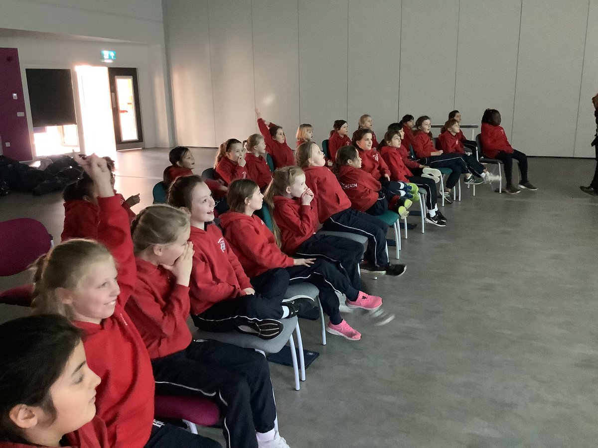 THSch_English's tweet image. Year 3 were fully immersed in our underwater fantasy book #Flotsam by #DavidWiesner today @TalbotHeathSch @THSch_Junior #THSchY3 💦🐠🐙🔍