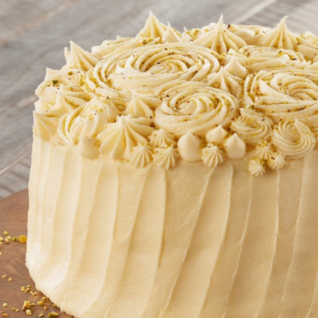 BRILLinspires's tweet photo. This cake is cheesy on the eyes 😍​
#nationalcheeseloversday🧀 ​
​
#brillinspires #beBRILLIANT #cheese #creamcheese #creamcheeseicing #creamcheesefrosting #cheesecake #nationalcheeseloversday​ #cheeselover #cakegoals #cakeinspo #cakedecoration #cakedecorating https://t.co/wGMVxr4kaY