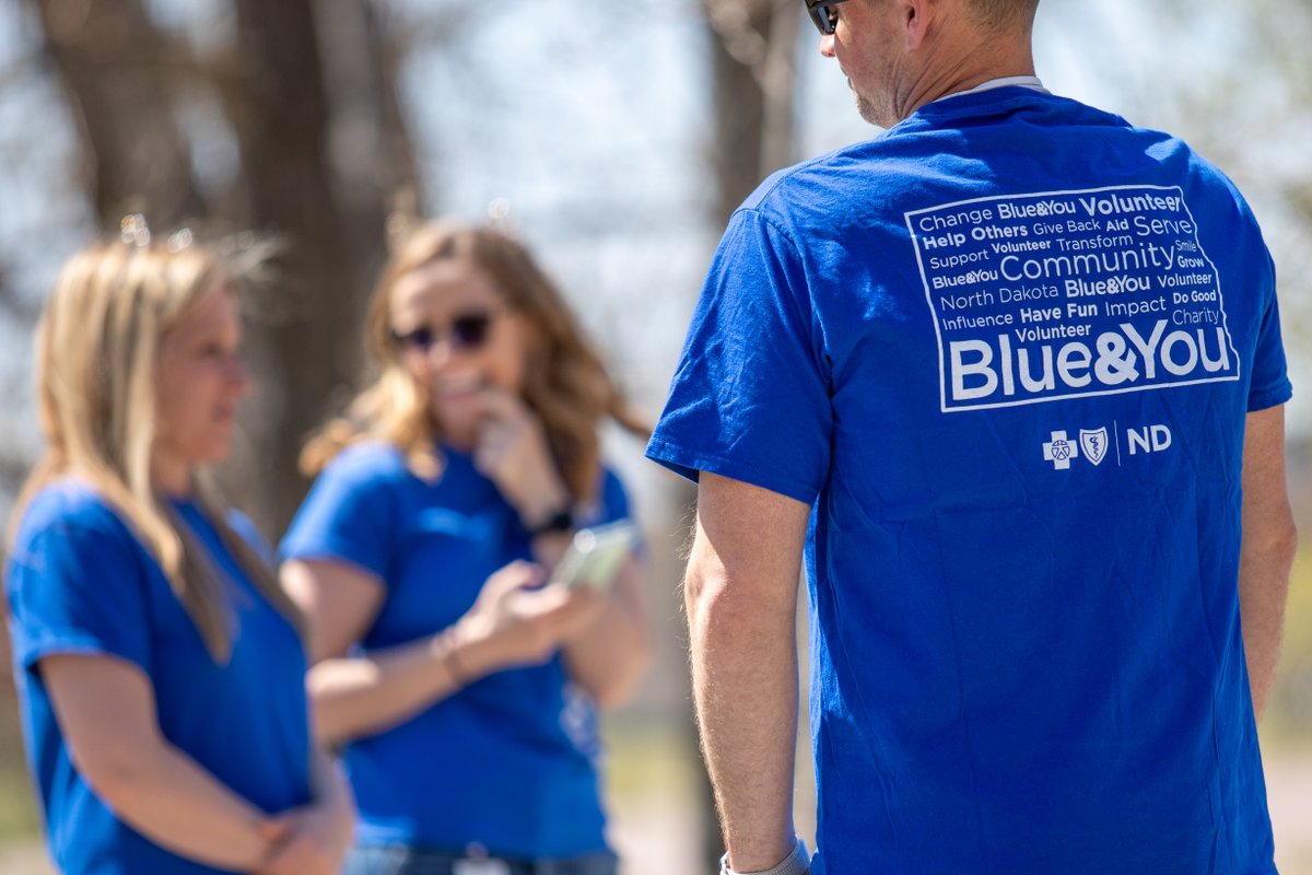 BCBSND's tweet photo. In 2022, BCBSND employees who volunteer in January will receive $50 from the #CaringFoundation to donate to an organization of their choice on #GivingHeartsDay. Want to #helpsomeone on Feb. 10? Here's how to get involved: https://t.co/rT5T7a0Uqa. #LifeAtBlue https://t.co/iQuK38x1cD