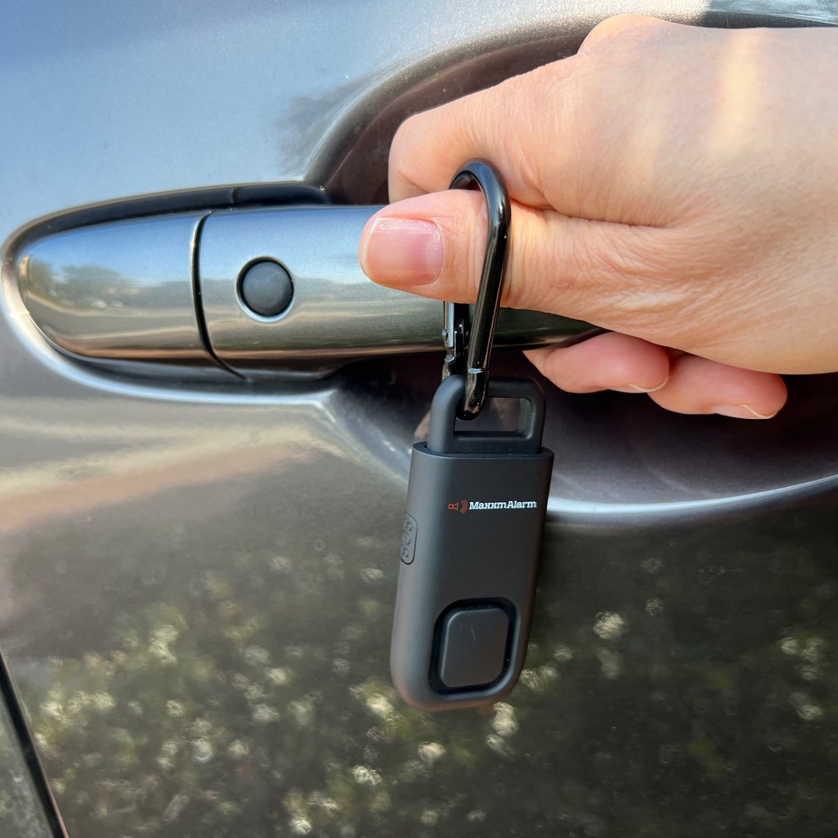 MaxxmAlarm's tweet photo. Safety in the palm of your hand. Press and hold the side SOS button on your instAlert personal alarm for a quick warning or pull the pin-top out to set off a continuous siren.

#MaxxmAlarm #shopsmall #personalsafety #community

https://t.co/mmfFNxKMxT https://t.co/iGBpkCMqo9