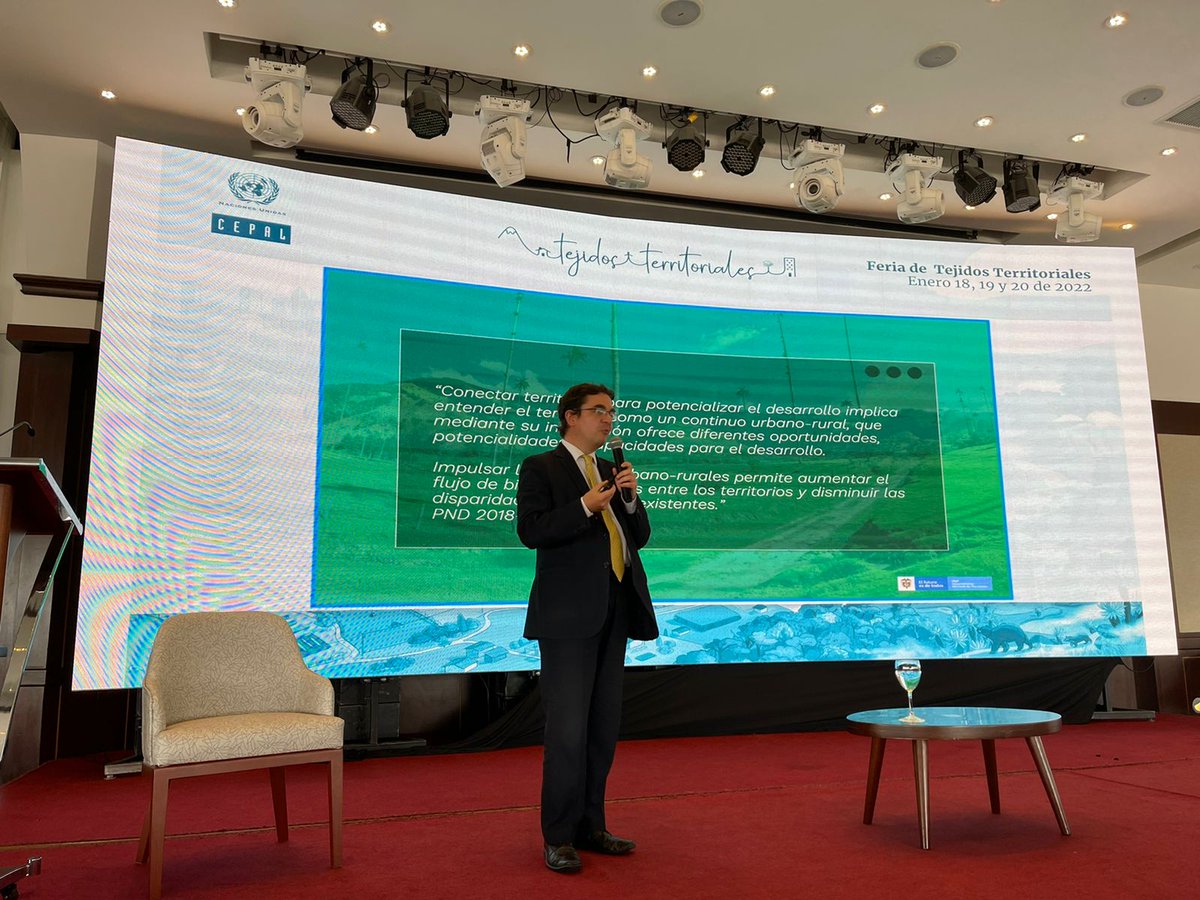 🔴#Ahora <a href="/dgomezco/">Daniel Gómez #25 Senado NL</a>,  Subdirector general sectorial del Departamento Nacional de Planeación cerrando el panel: Un nuevo enfoque para las políticas públicas  la relación campo-ciudad-campo de nuestra Feria de Tejidos Territoriales
Conéctense aquí: 
eventocepaltejidosterritoriales.com/envivo/