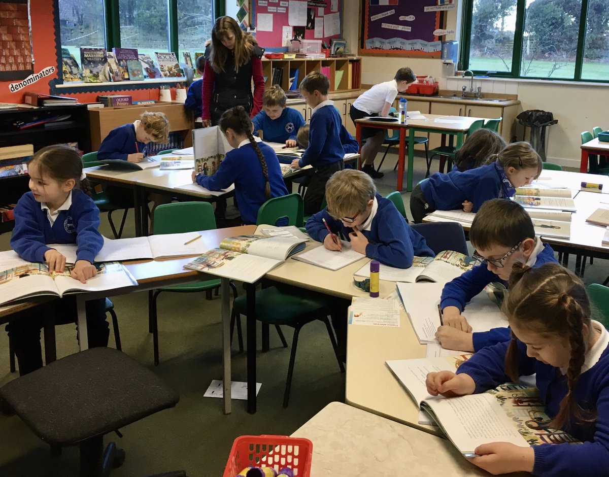 CastleCarrock's tweet photo. All of KS2 are getting into their Whole Class Reading. Class 4 exploring all things mechanical in Cogheart, whilst Class 3 delve into the weird and wonderful world of Alice In Wonderland #Reading #WholeClass #Primary https://t.co/uHjQH4pEFJ