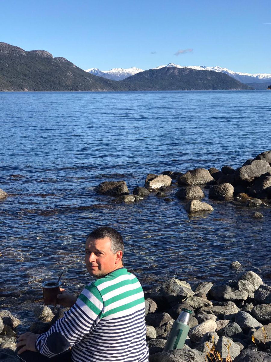 yesiguiotto's tweet photo. Feliz cumple @Javierguiotto1 te queremos!!! Chin chin https://t.co/CSgAub2qBd