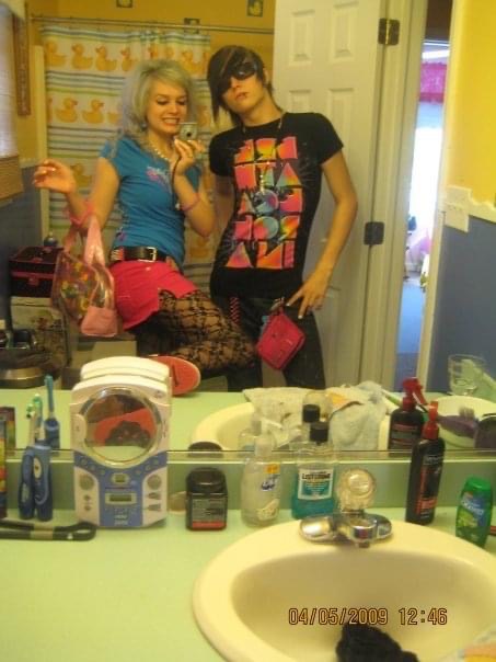 hourly emos (@hourlyemos) on Twitter photo 