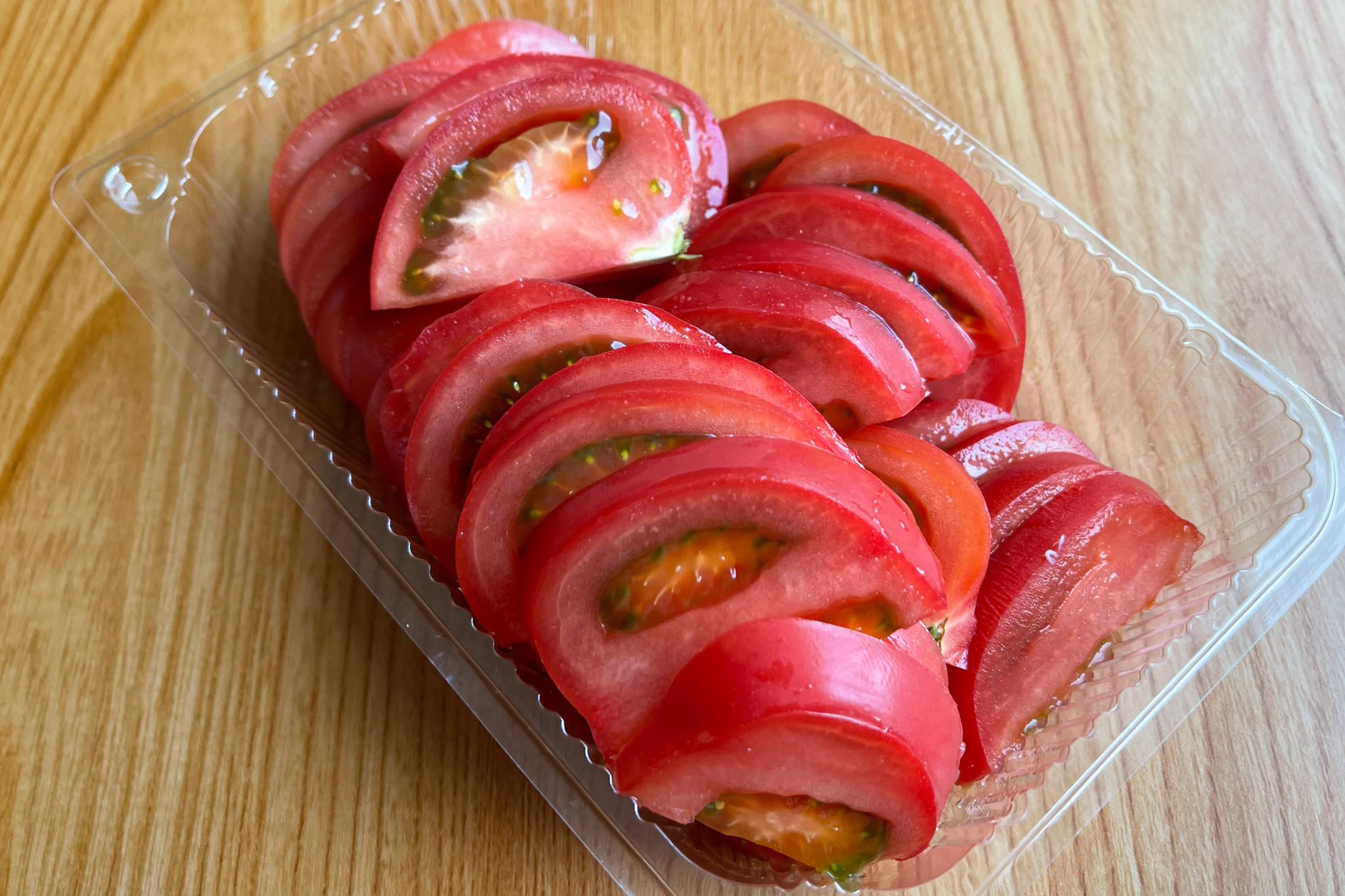 トマトが美味しく食べれる方法！ごま油がポイント。あと1品という時のお助けレシピ