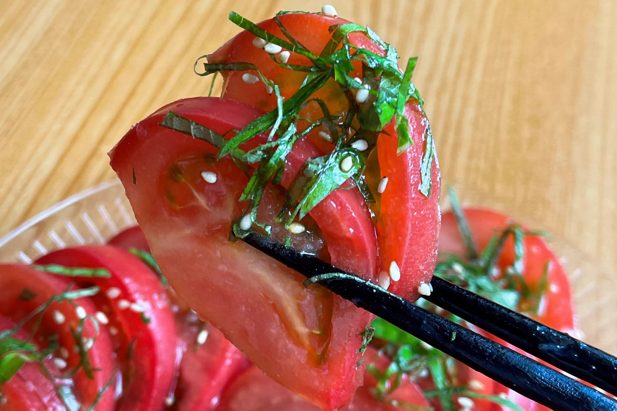トマトが美味しく食べれる方法！ごま油がポイント。あと1品という時のお助けレシピ