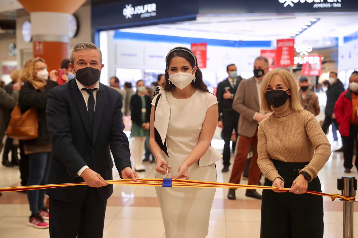 📸🏅 Ja coneixem els premis del LXI concurs de fotografia de <a href="/JCF_Valencia/">Junta Central Fallera</a>!

◾ Blanc i negre: Ramón Alberola Feced 
🎨 Color: Artur Part Escrivá
🎖 Premi <a href="/CC_Nuevo_Centro/">CC_Nuevo_Centro</a> "La cámara estuvo allí": José Miguel González Fuster

#Falles22 #CulturaJCF