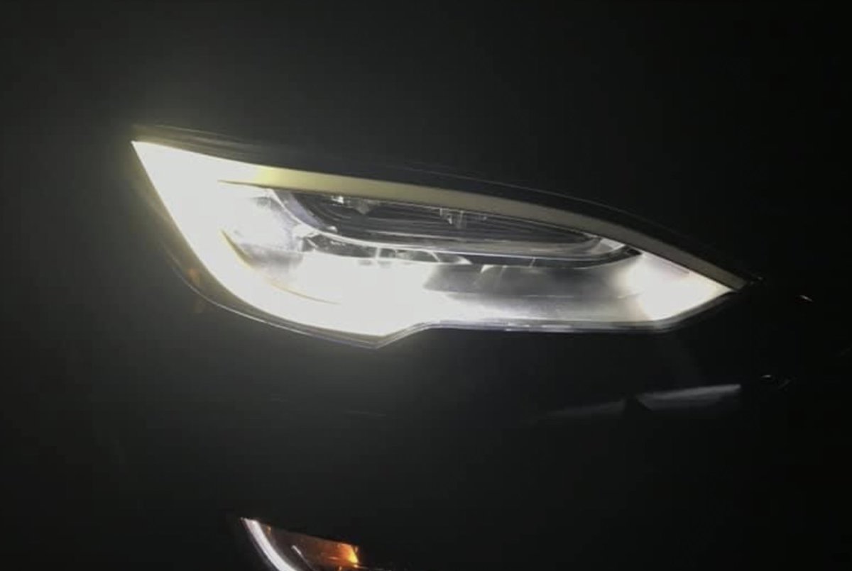 TeslaOwnersUK's tweet image. It's great to see that @cleevelyev are now allowing @tesla owners to have their Daytime Running Lights repaired instead of replaced by Tesla. This means that a good light with a small issue doesn't have to go in the bin and can be repaired + owners save over £1000! 👏👏👏