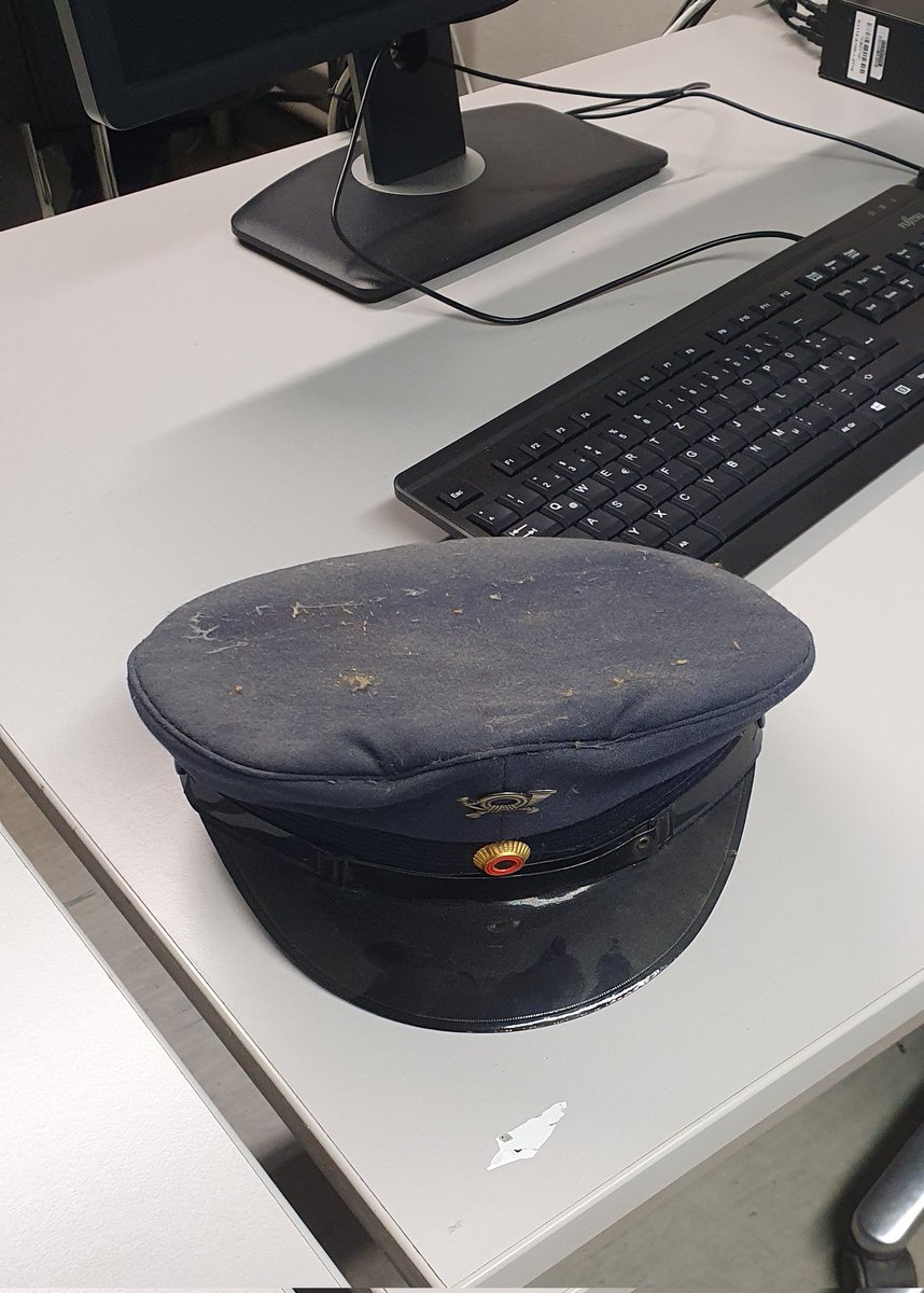 HRZUni_MR's tweet image. Fundstück des Tages. #PCPool #Aufräumen #Postmütze
