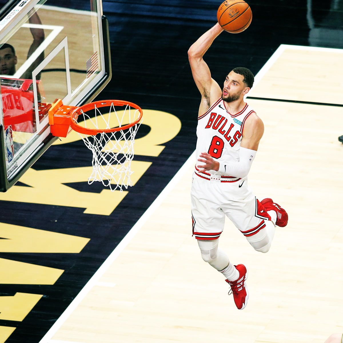 _ChiBullsFan17_'s tweet photo. It’s DOUBLE vote day today for #NBA75. You know the drill #BullsNation ! RT to vote for @ZachLaVine #NBAAllStar https://t.co/cOzYt6jJ45