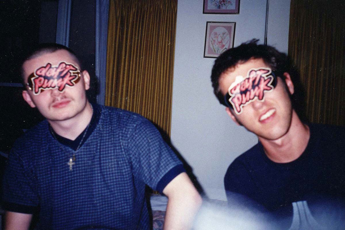 DaftPunkPics's tweet photo. happy 25th anniversary to homework!!! https://t.co/jozEWRc2pB