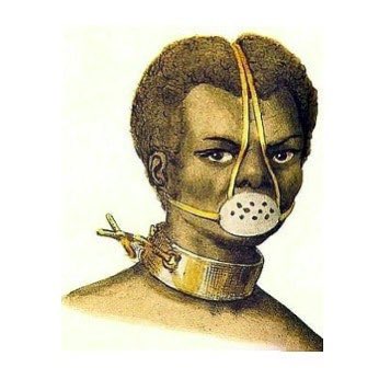 lerdissima's tweet image. A linna entrou com uma blusa que estampa a arte de Yhuri Cruz que é a Anastácia, sem a mordaça como é mais conhecida. 

Anastácia foi condenada a usar uma mordaça pro resto da vida por lutar contra um homem branco que a violentou sexualmente.