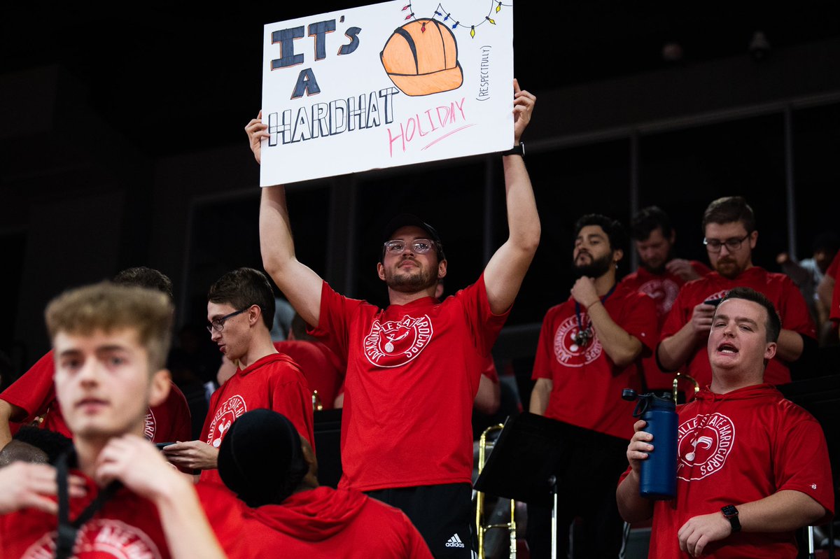 Alright Gamecock Nation, it’s time to go to work! We want to #PackThePete for this Saturday’s FGCU doubleheader and make it as loud as possible. Grab a friend and come on out, two lucky fans will win a Martin’s shopping spree among other prizes! #FearTheBeak