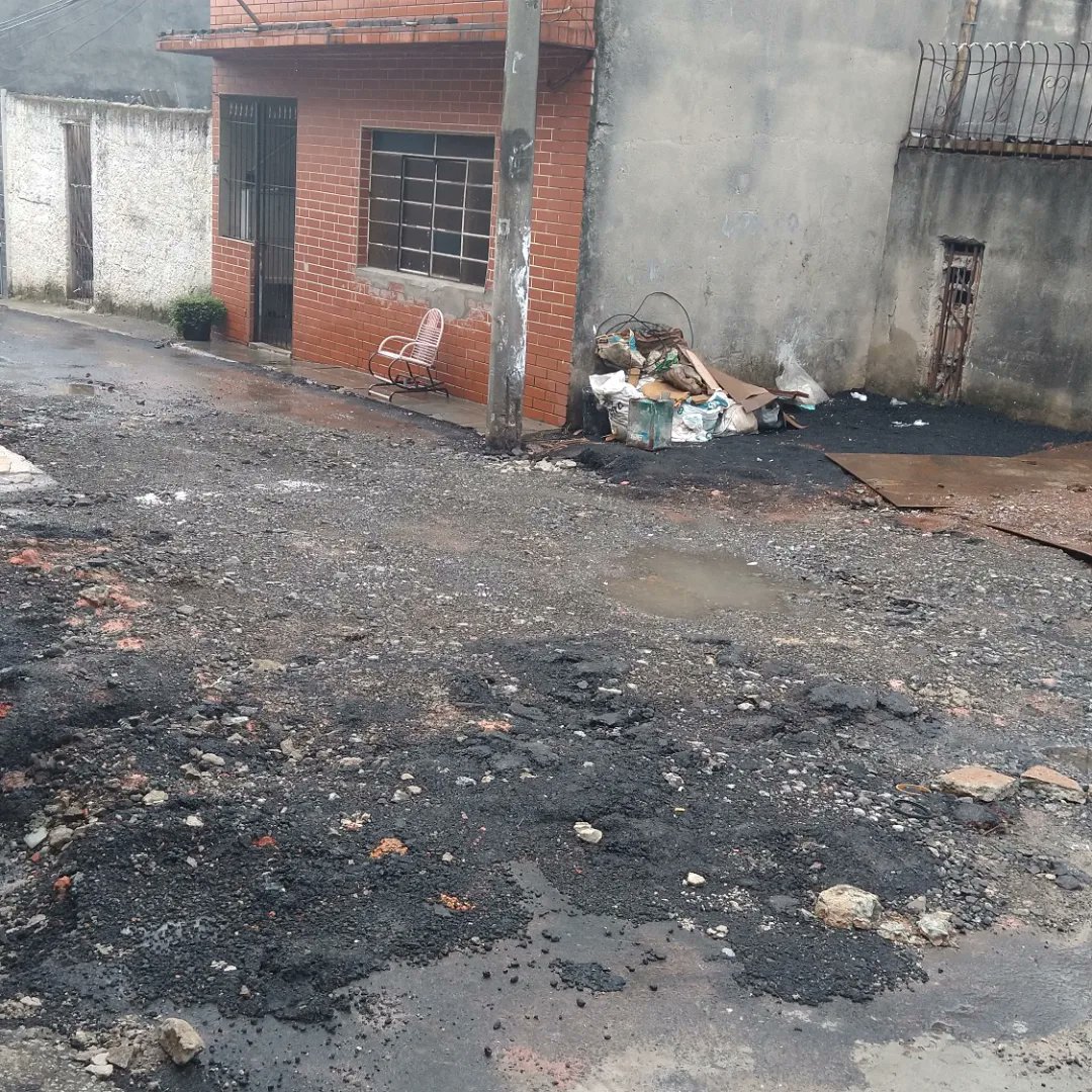 Moliver75's tweet photo. Sabesp e SubPenha, cadê o asfalto? Esse jogo de empurra ja dura 1 ano. Teremos que acionar o MP para resolver este problema? @ricardo_nunessp @amodonezi @sub_penha @flaviosol45 @sabesp @JoaoJorge45 @RuteCostaSP @mpsp_oficial https://t.co/xe5vIHs9hx