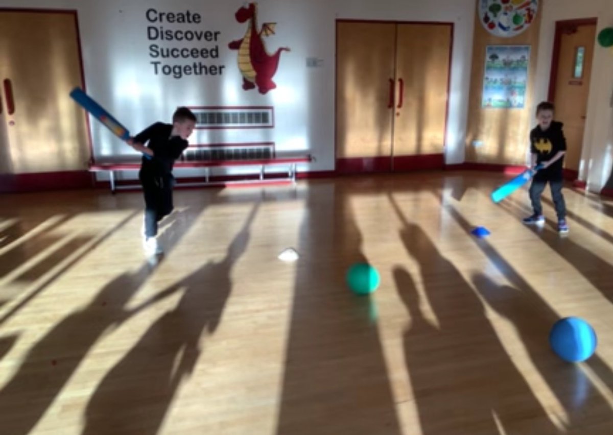 CharterPE_'s tweet photo. Today, we had @CharterYr4 working as a team to make gymnastics routines and the year two children from @CharterYr2 and @CharterYr1 showing off their batting skills. A great day all round. #activeandhappy https://t.co/iRd6NWDLcK
