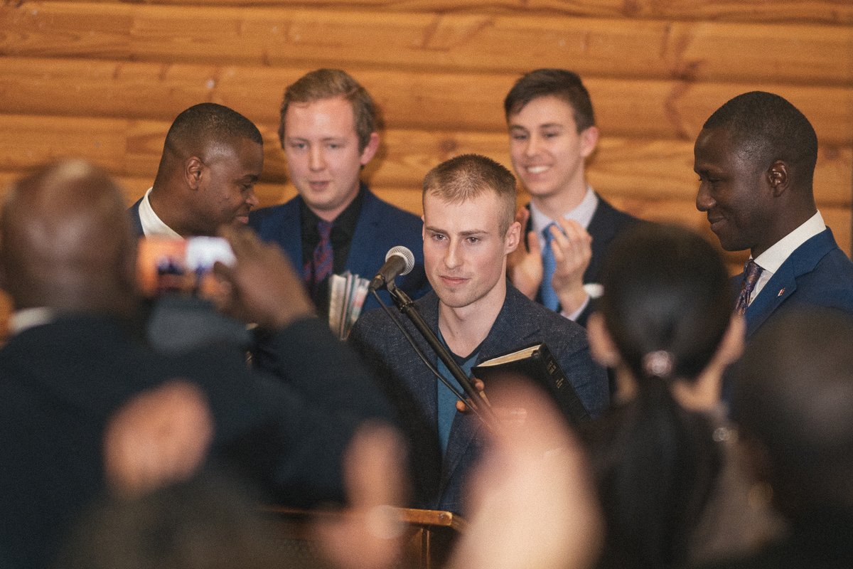 LondonDisciples's tweet image. ❄️👑 Welcome our new brother and sisters from Amsterdam, London, and Birmingham into God’s Kingdom! These three souls took the plunge at our 2022 Winter Workshop and were literally baptICED as sold-out disciples!🧊🥶🌊 

We are so proud of you Tom, Konica, and Angel!🇨🇿🇳🇱🇬🇧🇮🇳