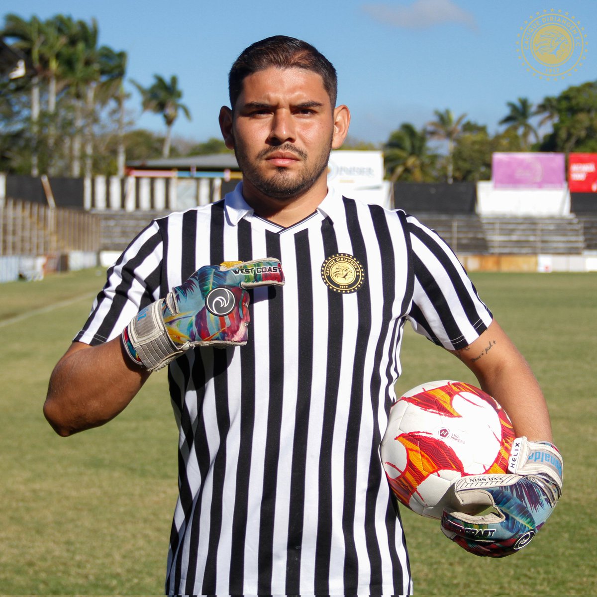 Diriangen_FC's tweet photo. 👋 | ¡BIENVENIDO AL CACIQUE! ✅
Oficialmente Ronaldo Ruiz regresa como guardameta blanquinegro 🧤⚽. El arquero de 24 años de edad llega procedente del Deportivo Masaya.
¡A representar con orgullo estos colores! 👏
#VamosCaciques #ImperioDelSur https://t.co/t96GoL2wI6
