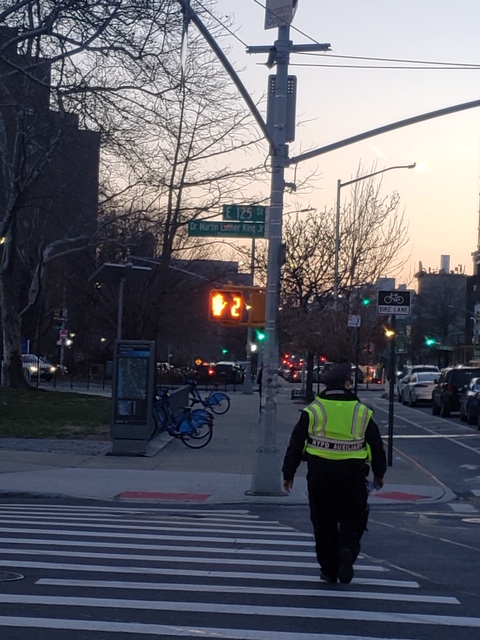 NYPD25Pct's tweet photo. Yesterday our auxiliary officers were working our busiest intersections on 2nd AVE to make sure pedestrians were crossing safely.  Be alert and Stay safe!#EastHarlem #PBMN #VisionZero #25PCT https://t.co/1dxD06m7RY