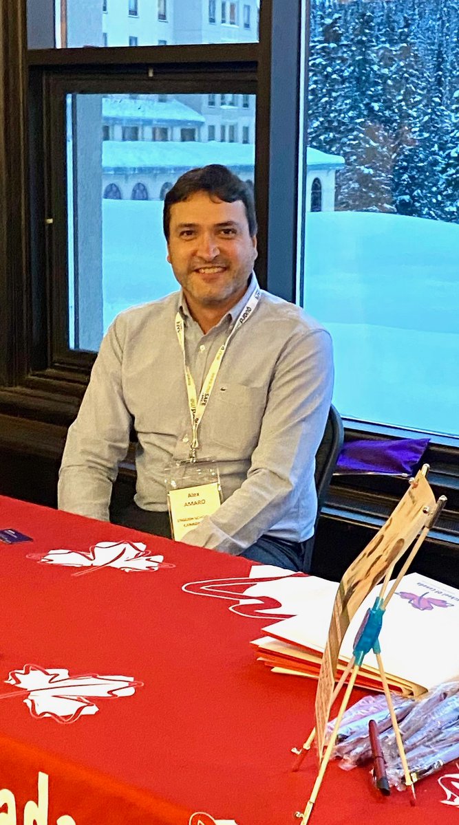 English School of Canada tweet media