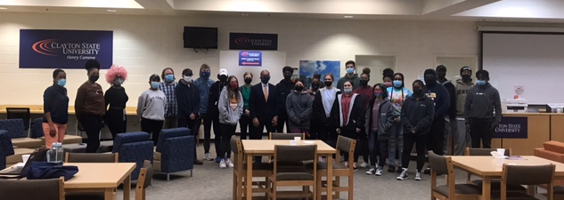 This morning, our <a href="/ClaytonState/">Clayton State</a> President, Dr. Ramon Stuart (<a href="/CSU_Pres/">ClaytonStatePres</a> ), stopped by the Academy for Advanced Studies to enjoy some donuts and a visit with our awesome Dual Enrollment Students!
#DualEnroll #DonutsAndDE #Spring2022