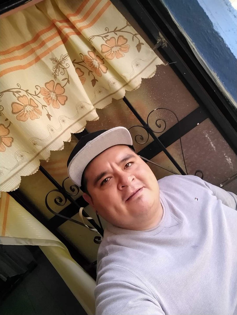 Hetero Maduro engañado
Quieren verlo desnudo? 

#heteroengañado #heteros #heterosengañados #maduro #maduroengañado #madurosengañados #heterodesnudo #macho #machomexicano #mexicano #heterosparagays #gay #madurocaliente