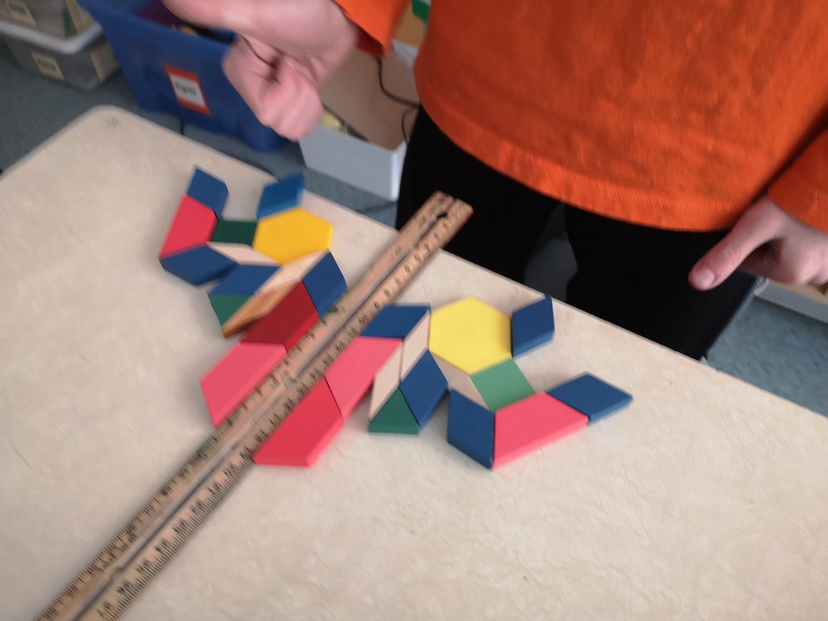 SchaefersCrew's tweet photo. 1 partner made 1 half of the design and the 2nd partner had to complete the design to make it symmetrical.  Success! 🤩📐💠

#symmetry #grade3math #patternblocks @BroadviewPS1 @OCDSB https://t.co/OfqMBhi4K1