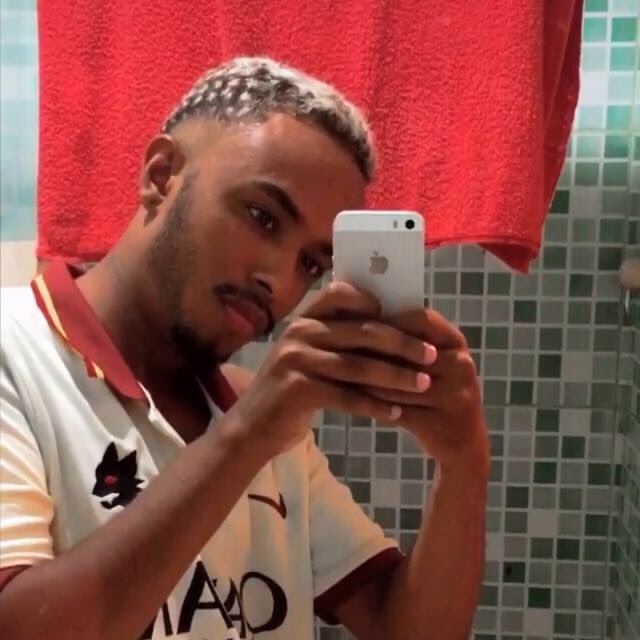 bnenzo1998's tweet photo. 😠 https://t.co/ZAQxmvaEyo
