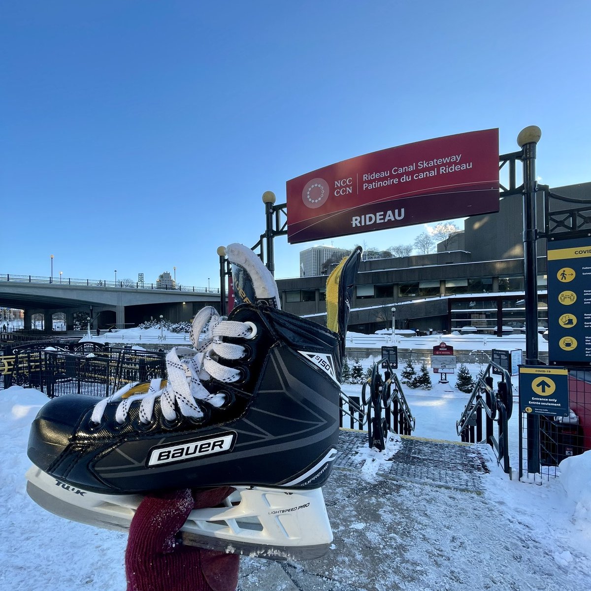 The Rideau Canal Skateway is perfectly situated at our front steps! Rent a pair of Bauer hockey skates through our SkateWESTIN Program and enjoy a classic winter activity. ❄️⛸ #SkateWESTIN