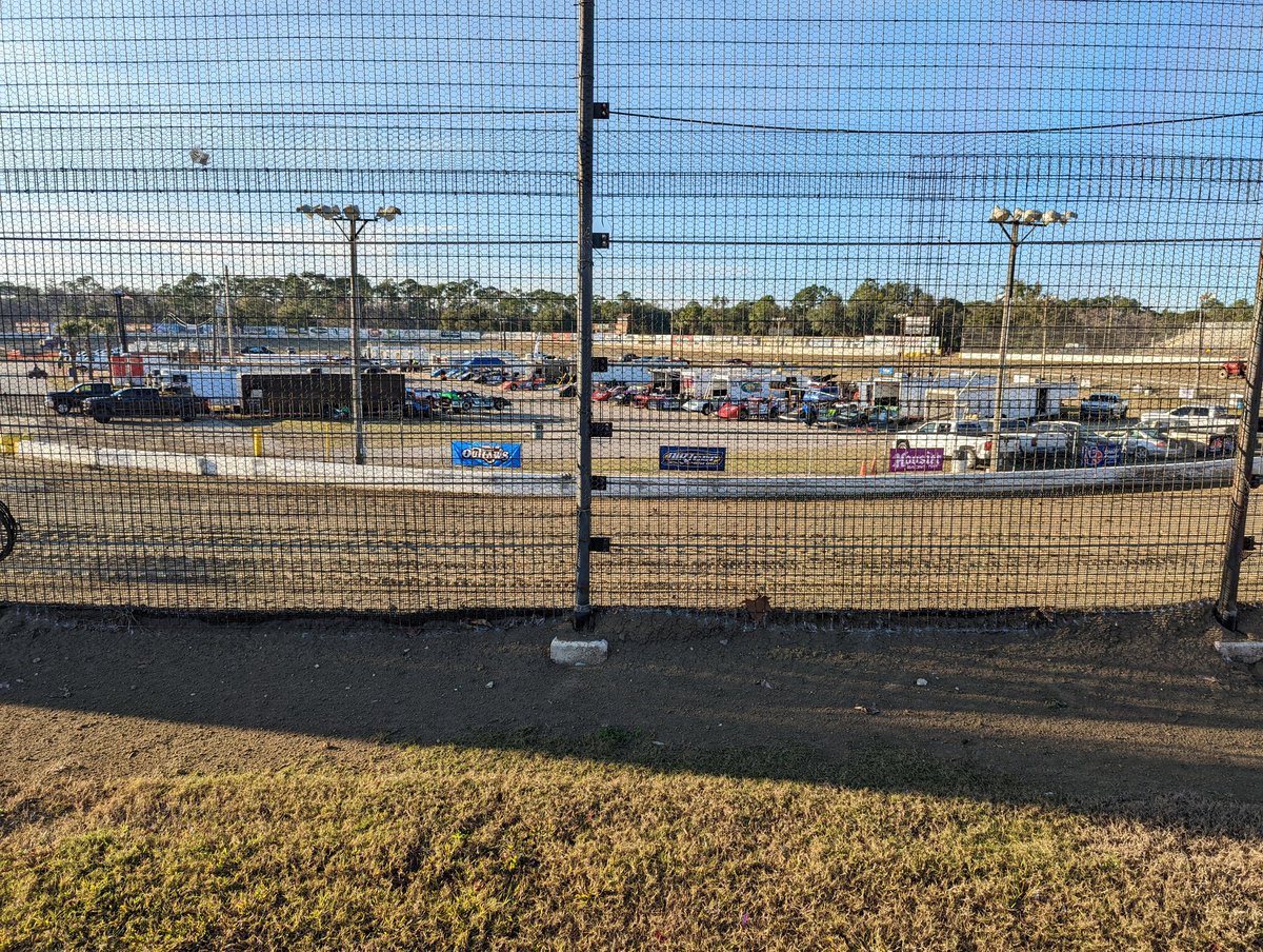 FreaksTrack's tweet image. The Dirt Track Freaks had arrived at Volusia. Turn'em Loose!!!!
