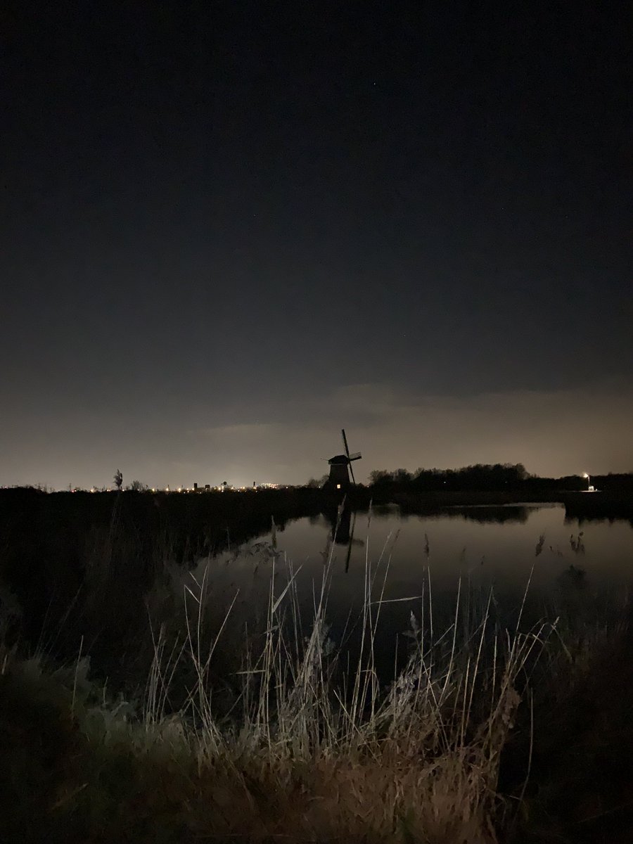 bywanni's tweet photo. @mooieluchten @RTLnieuws @RTVNH_Zaan #twiske #oostzaan #westplas #frisjes https://t.co/zcuHFk7KJy