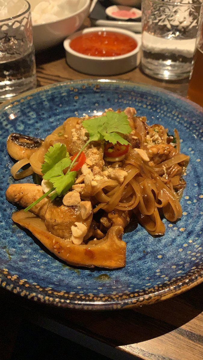 BestFoodInToon's tweet photo. Incredible food at @riverbeattapas tonight. Cauliflower bhaji, chicken pad Thai and tempura prawns. Unreal. https://t.co/wWPcqF8LaK