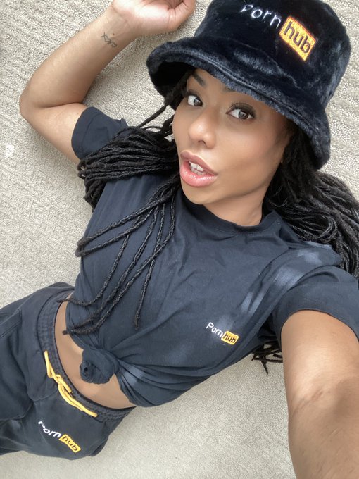 1 pic. This is what it looks like when you're trying to show off @Pornhub 's new bucket hat and slides