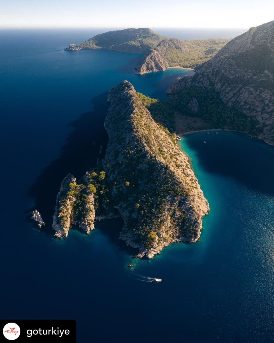 TurkeyExplores's tweet image. The picturesque shores, a perfectly tranquil atmosphere of the neighbouring hills and forests, and a relaxing, peaceful environment down on the beaches. All there, all waiting for you in the #Mediterranean Region

📸 @emmett_sparling

#GoTürkiye #GoAntalya #Antalya #Beach #Hills