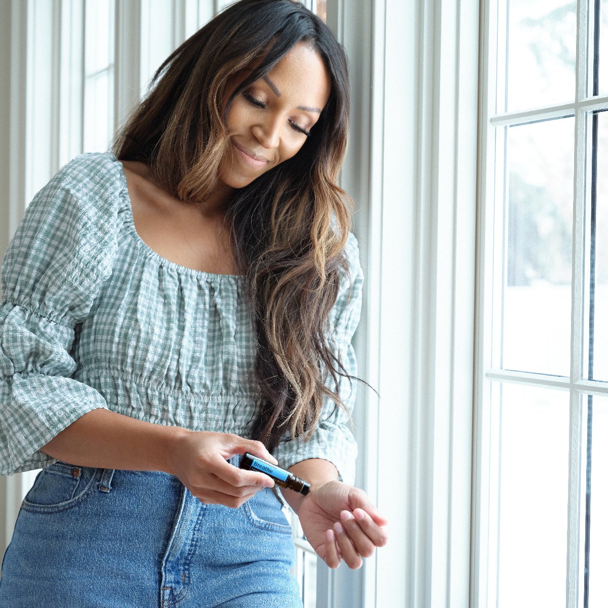 doterra's tweet photo. doTERRA Breathe® Touch is made of eight essential oils!

Learn more at https://t.co/aEj29KFyOV

#doterra #essentialoils #lemon #laurelleaf #eucalyptus #ravensara #ravintsara #peppermint #cardamom #teatree #doterrabreathe #doterrabreathetouch https://t.co/lMdewCODtI