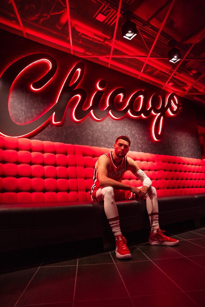 SeeBullsRed's tweet image. RT to vote @ZachLaVine for #NBAAllStar! #ZachLaVine