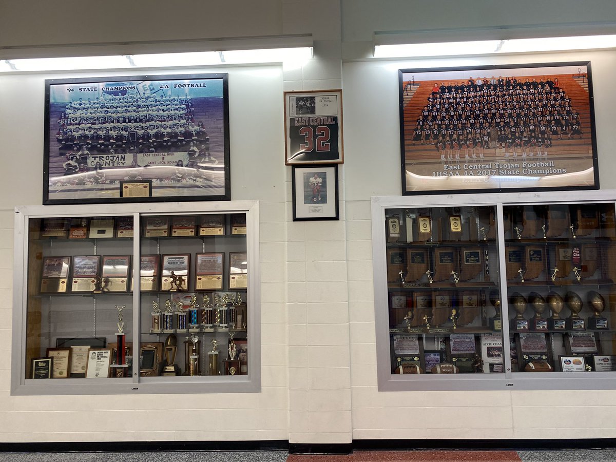 CoachZidenberg's tweet photo. Big time Thanks to Coach @Mr_Meiners and former Ball State 🔴⚪️ All-Conference LB, Don Stonefield, for all the time today!!! They have a great thing going at East Central HS!!! Also, really enjoyed Coach Stonefield sharing the “Tarp Spike” story with me❗️#OTM #CardinalStateWeek https://t.co/pqa6XYfaV5