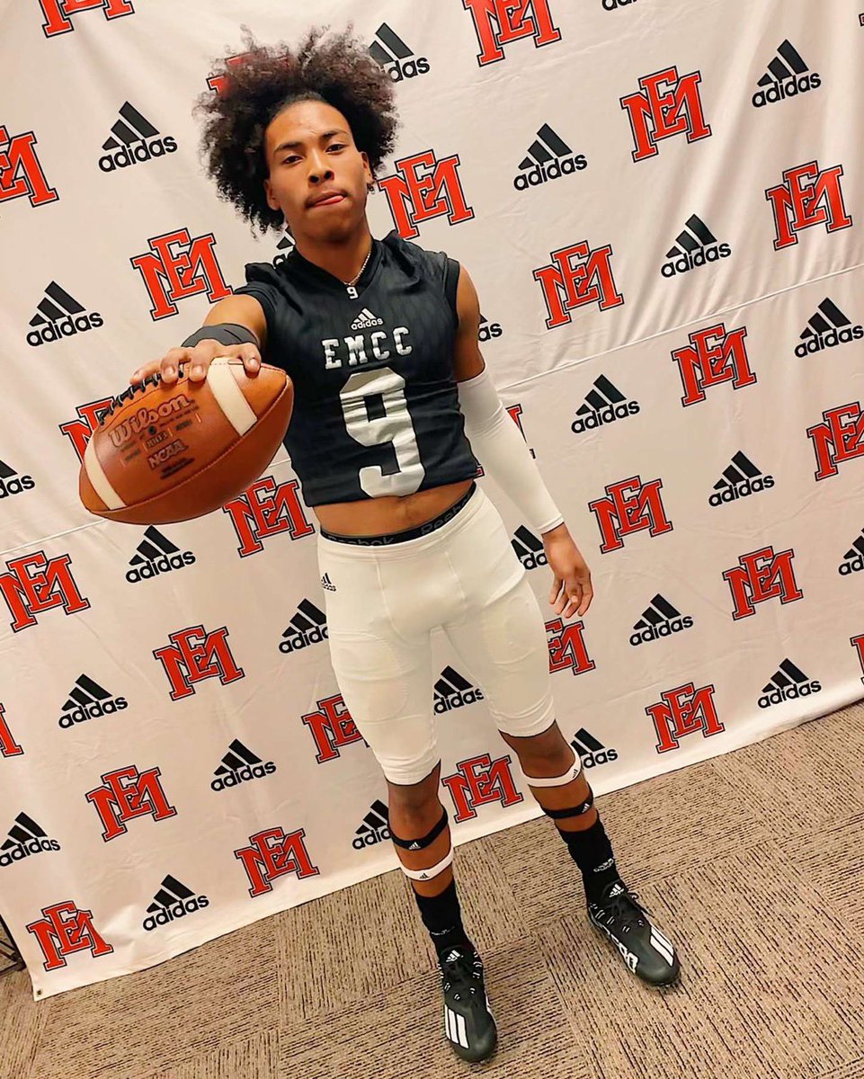 110% COMMITTED <a href="/EMCCathletics/">EMCC Athletics</a>  <a href="/JBanks_27/">Johnthan Banks</a> <a href="/QuickTrojan40/">Seth Stillman</a>