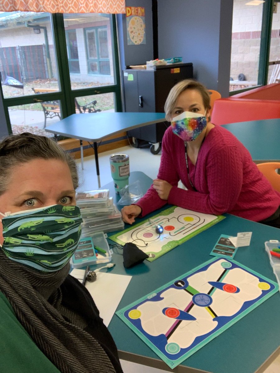 Planning some fun <a href="/Ozobot/">Ozobot</a> lessons with @GattisLibRRISD Mrs. Riedlinger, Librarian extraordinaire! Robots are fun! <a href="/GattisRRISD/">GattisRRISD</a> #rrisdtech <a href="/RRISDTech/">RoundRock Technology</a> <a href="/LibrariesRRock/">RRISD Lib Services</a>